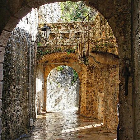 Old Town Boskovic Apartment Kotor Exterior photo